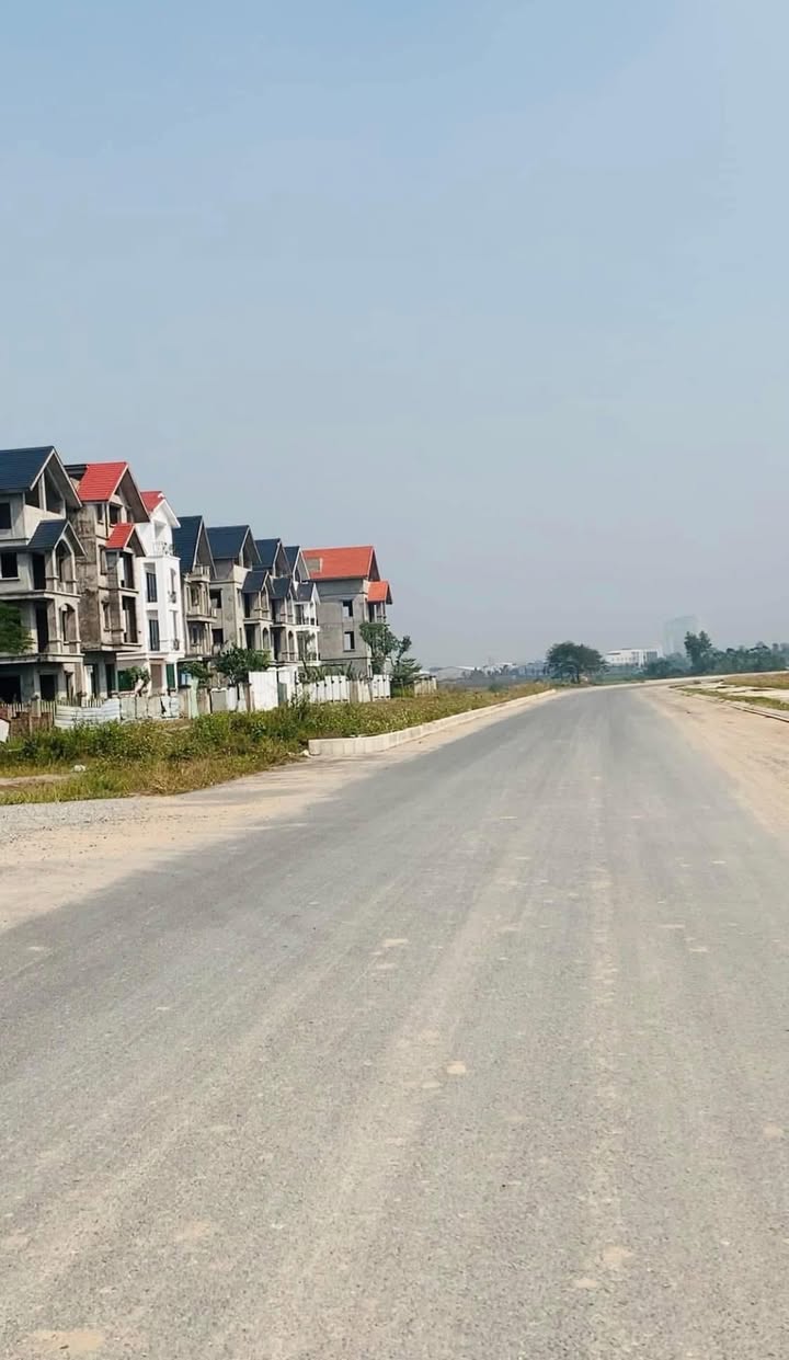 Bán gấp Townhouse BT - E8 An Khánh 255m² - Mặt tiền đường đôi, View sân Golf