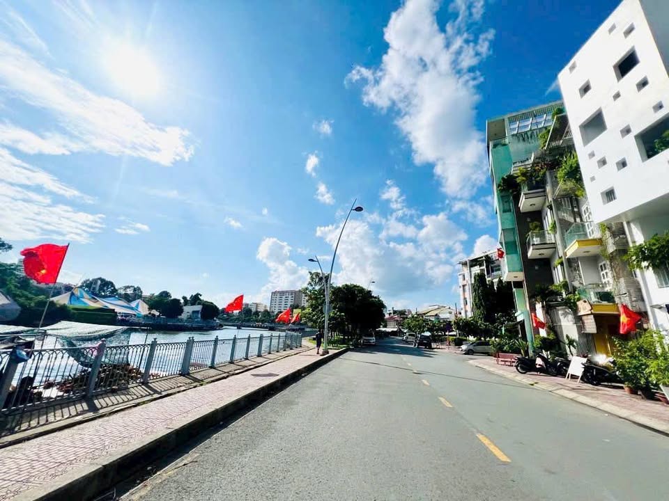 Bán gấp FrontHouse Nguyễn Ngọc Phương 80m² giá 16 tỷ - Tiềm năng kinh doanh cực tốt!