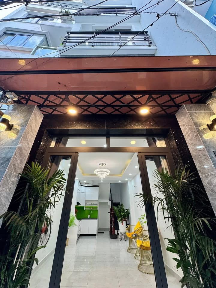 FrontHouse Phan Xích Long 33m² giá 7 tỷ - Dòng tiền 20 triệu/tháng!