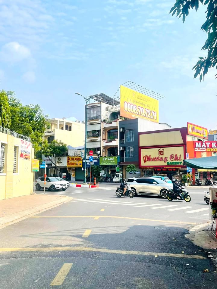 Nhà + Dãy trọ Hẻm Xe Tải đường 385, Q9 - Diện tích 171m² - Giá chỉ 9.5 tỷ!