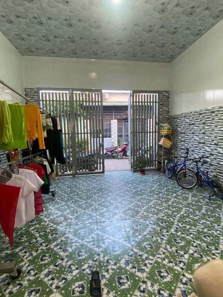 Nhà bán Trảng Bom 100m² giá 1.1 tỷ - Tiện nghi đầy đủ, sẵn sàng ở ngay!