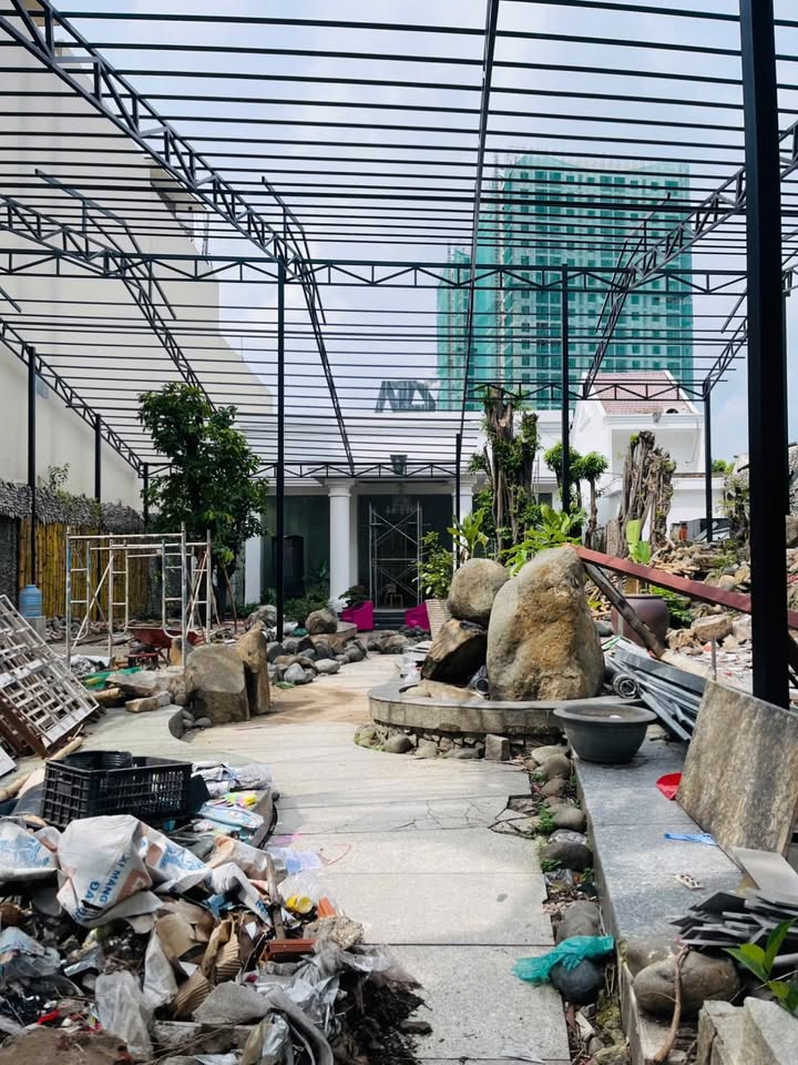 Cho thuê mặt bằng mặt tiền Tô Ngọc Vân, Thủ Đức 810m² - Kinh doanh sầm uất