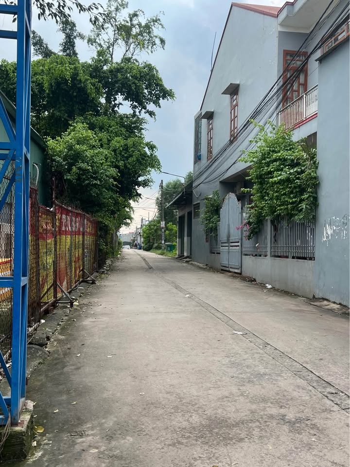 Đất nền Trảng Bom 137m² giá 1.7 tỷ - Sổ đỏ chính chủ, vị trí đẹp!