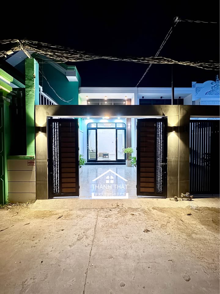 Nhà phố hiện đại 96m² giá 1.72 tỷ - Gần trung tâm Mỹ Tho!