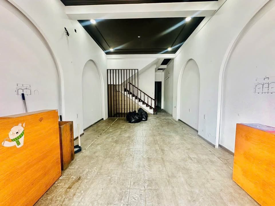 Cho thuê nhà 3 tầng mặt tiền đường Lê Đình Lý, Thanh Khê 88m² - Vị trí kinh doanh lý tưởng!