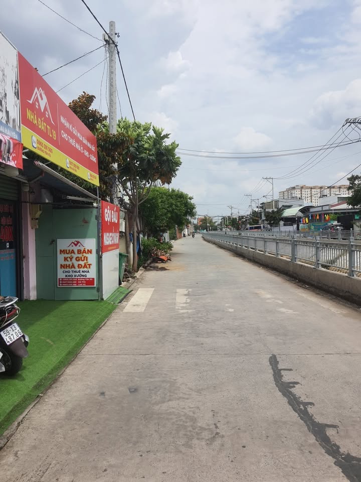 Đất Thạnh Lộc, Quận 12, 168m² chỉ 6.5 tỷ - Mặt tiền thụt đường Thạnh Lộc 28!