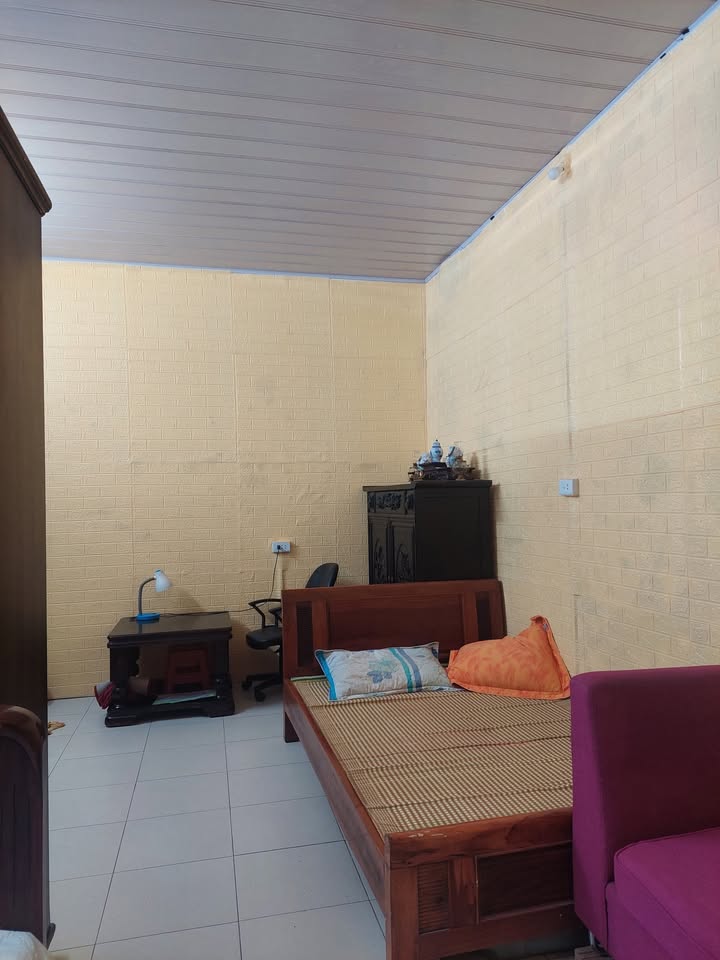 Nhà cấp 4 cho thuê tại ngõ 70 Đội Cấn 20m² - Không gian sạch đẹp, giá chỉ 2.5 triệu!