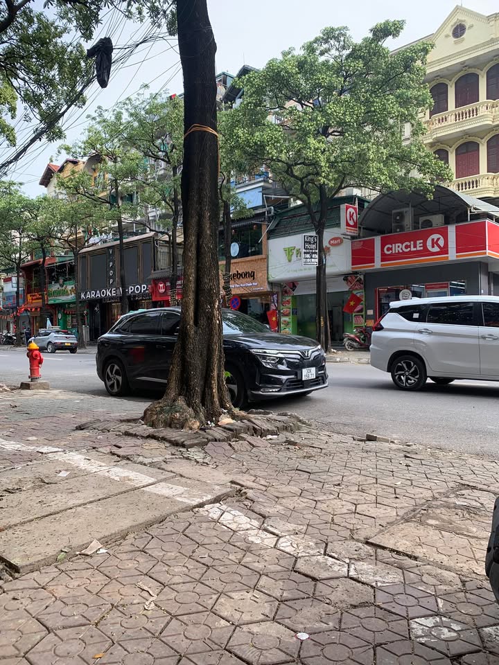 Mặt bằng kinh doanh cho thuê tại Hoàng Cầu, Đống Đa - Diện tích 100m², giá 40 triệu/tháng