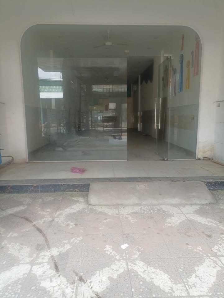 Cho thuê mặt bằng mặt tiền đường Võ Văn Vân 125m² giá 16 triệu - Kinh doanh sầm uất!