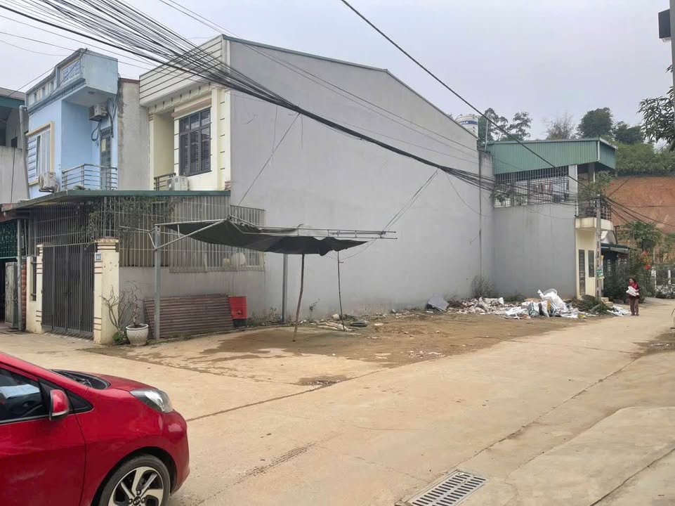 Đất nền nhà phố Yên Bái 100m² giá 1 tỷ - Lô góc 3 mặt tiền thoáng mát!