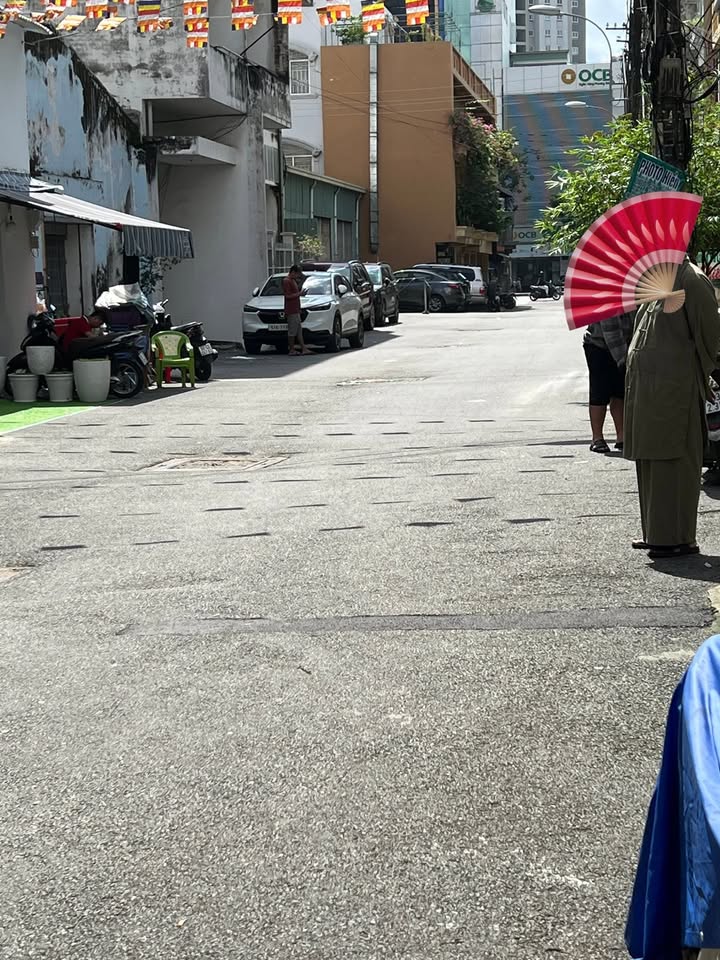 Nhà đẹp 3 tầng đường Đoàn Như Hài, quận 4 - Giá chỉ 2.58 tỷ!