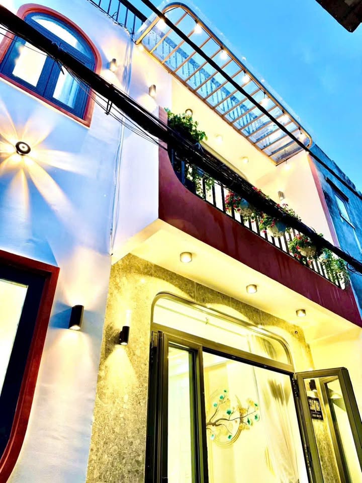 Nhà 2 Tầng Hẻm Xe Hơi Phan Văn Trị, Bình Thạnh - 5.25 Tỷ Giá Bán Tốt!