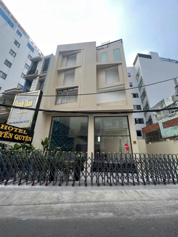 Tòa nhà mặt tiền đường Sư Vạn Hạnh, Quận 10, Diện tích 226m² - Đầu tư sinh lời hấp dẫn!