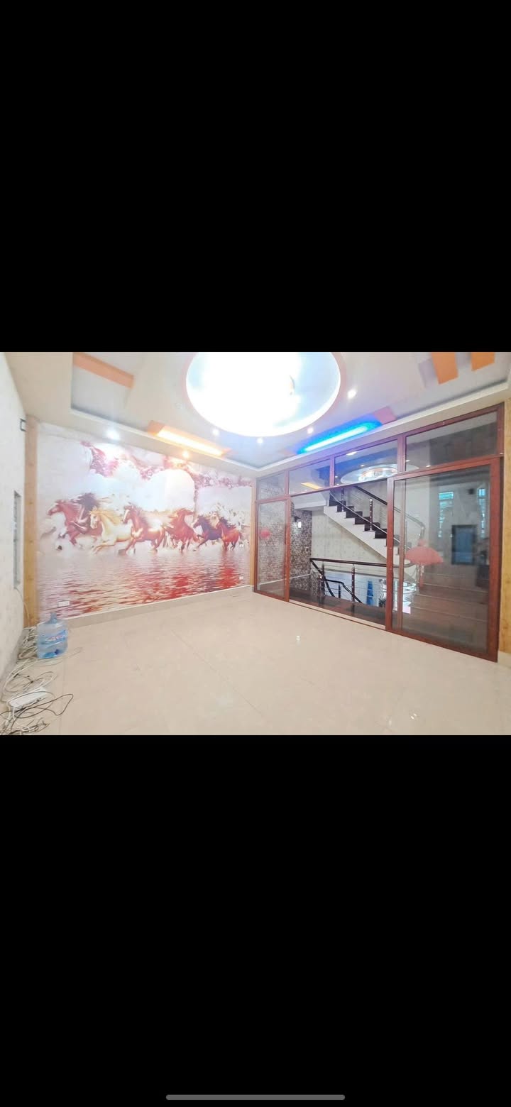 Nhà 4 tầng cho thuê tại phường Ngọc Châu, 75m² giá 6.5 triệu - Mặt phố rộng rãi!