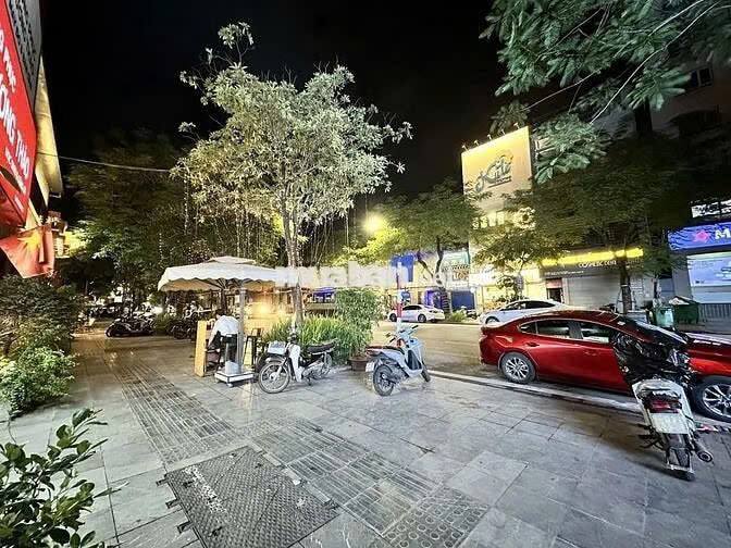 Nhà cho thuê phố Lý Thường Kiệt, Hoàn Kiếm 25m² giá 15 triệu - Thích hợp làm văn phòng hoặc ở