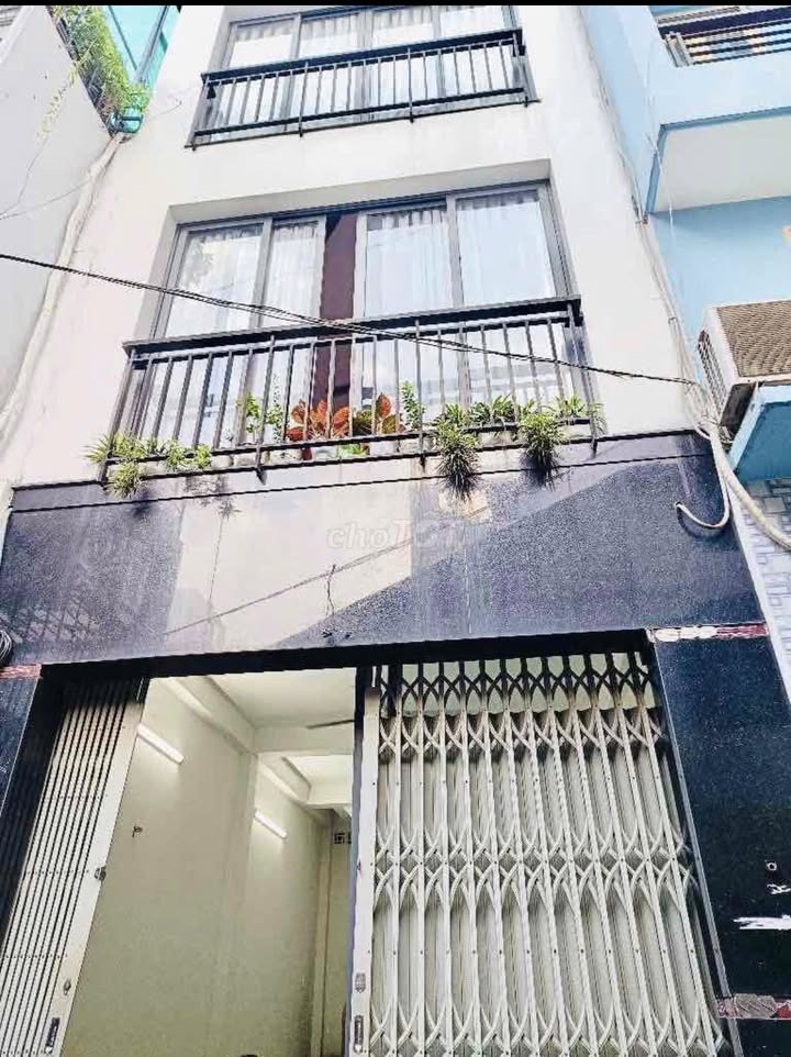 Nhà 3 tầng Quận 4 – 45m² giá 5 tỷ - Vị trí vàng cực hiếm!