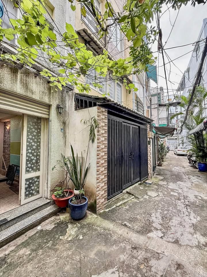 Nhà phố 5 tầng đẹp tại Huỳnh Văn Bánh, Phú Nhuận - Giá chỉ 7 tỷ!