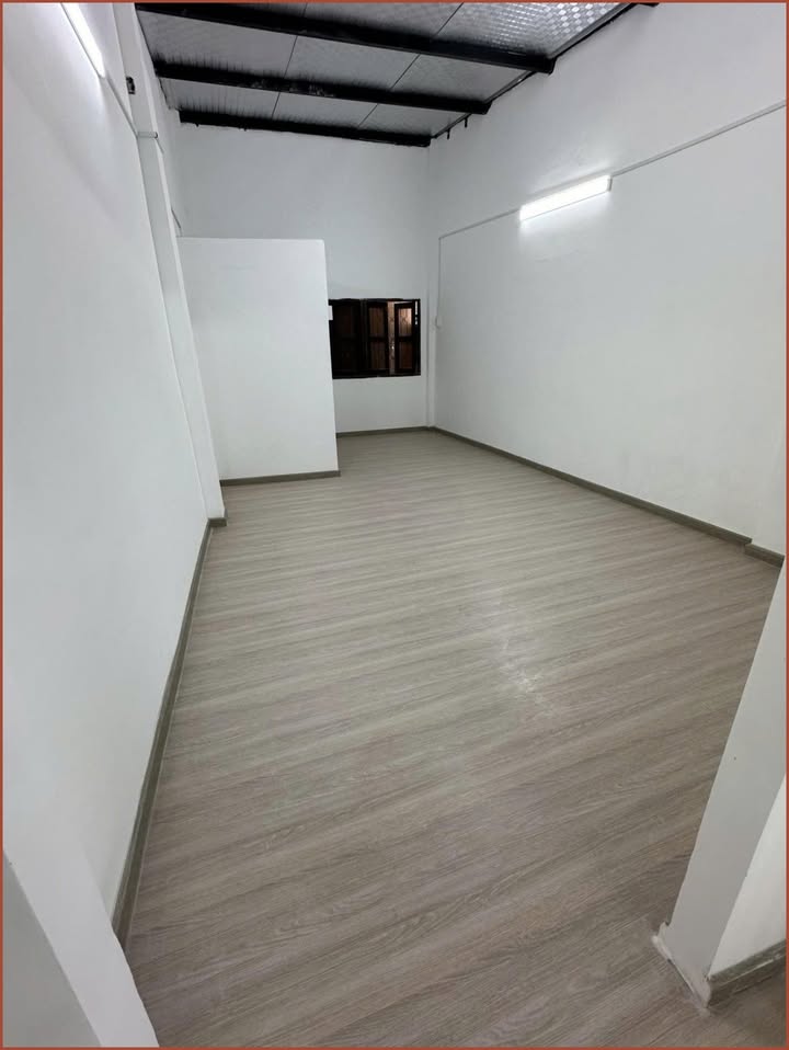 Cho thuê nhà phố hẻm lớn Trần Chánh Chiếu, Quận 5, 126m² - Vị trí đắc địa, giá 30 triệu