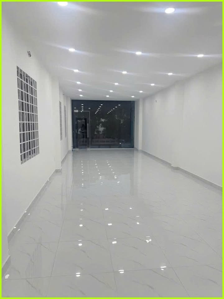 Nhà cho thuê mặt tiền Thành Thái, quận 10, 80m² giá 65 triệu - Vị trí đắc địa, thuận lợi kinh doanh!