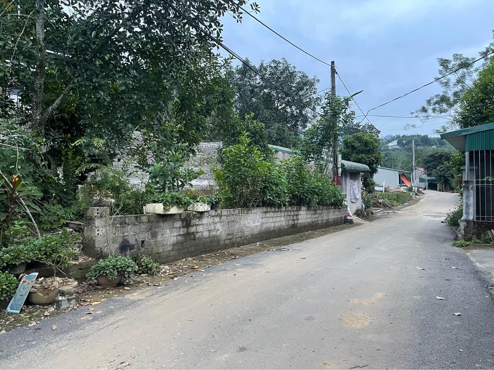 Đất thổ cư 220m² phường Dân Chủ, Hòa Bình - Đường ô tô tránh nhau, giá 1 tỷ!