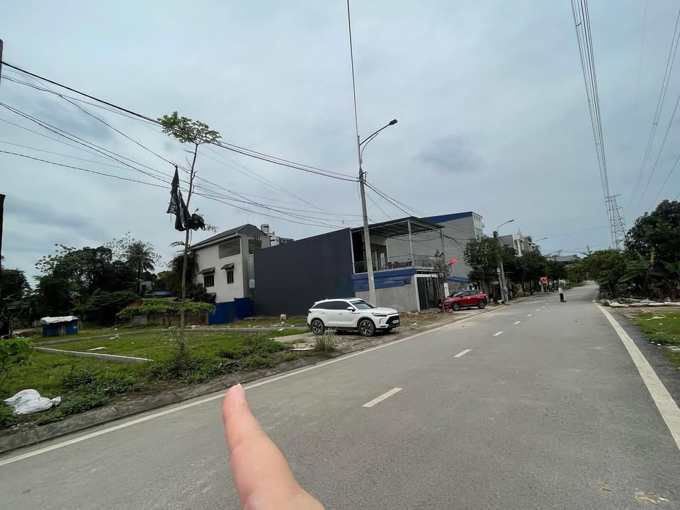 Đất nền Thịnh Đán, Thái Nguyên 230m² giá 5 tỷ - Vị trí đắc địa, dân cư đông đúc!