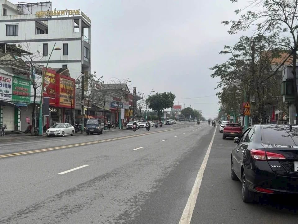 Bán gấp FrontHouse mặt tiền đường 9B Đông Hà - Kinh doanh sầm uất chỉ 8 tỷ!