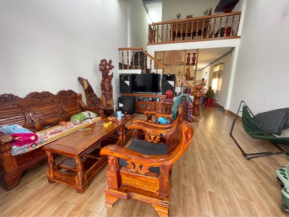 Nhà 1 trệt 1 lửng Bảo Lộc 100m² giá 1.95 tỷ - Thiết kế hiện đại, dọn vào ở ngay!