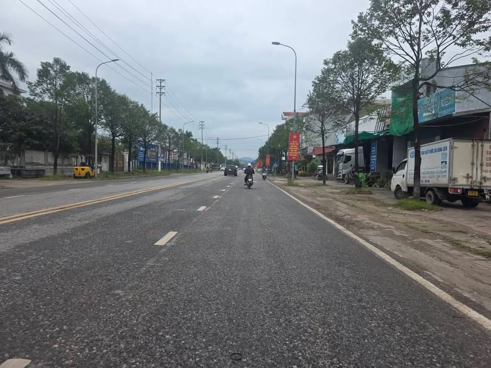 Nhà mặt đường Quốc Lộ 18, Móng Cái 200m² giá chỉ 10.xxx - Cơ hội đầu tư vàng!