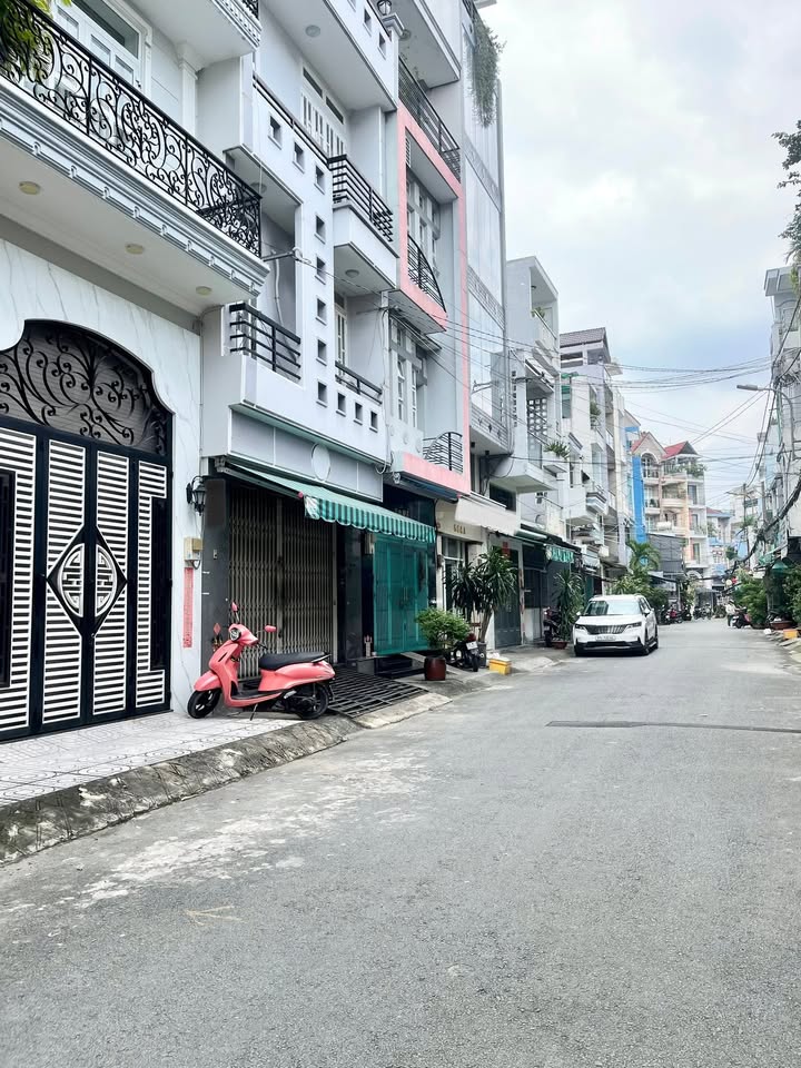 Nhà mặt tiền hẻm nhựa Hàn Hải Nguyên Q11 50m² giá 7 tỷ - Kinh doanh thuận lợi!