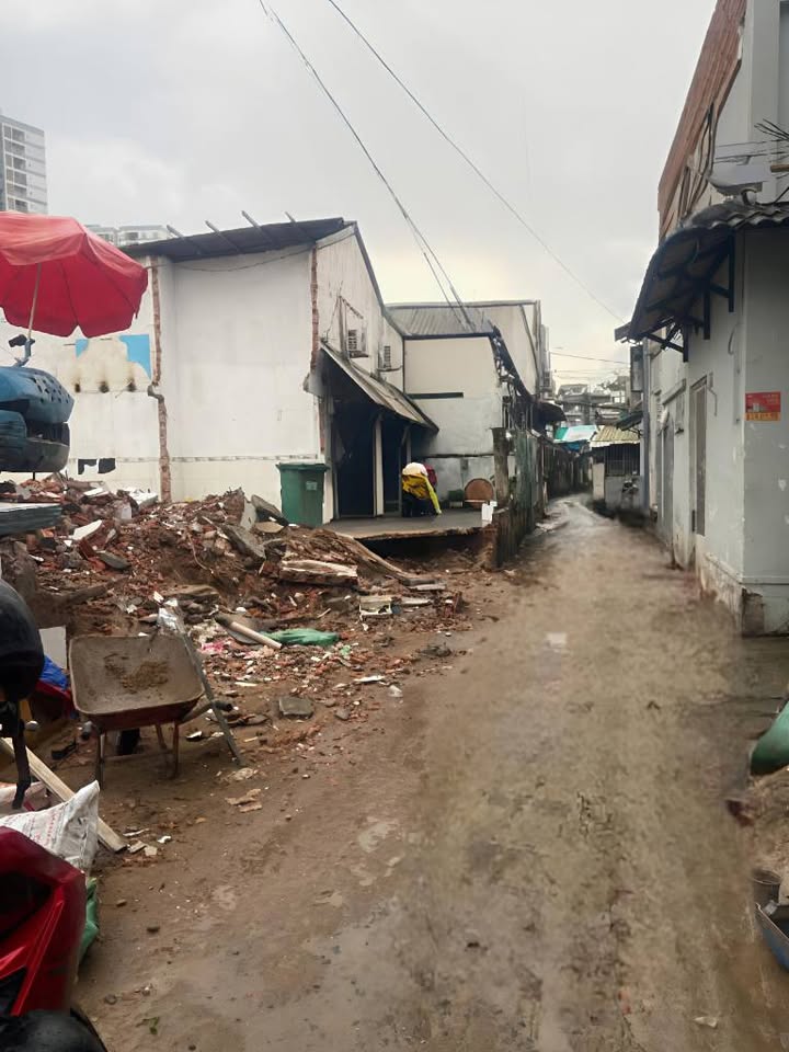 Lô đất 2 mặt tiền đường Huỳnh Tấn Phát quận 7 giá 4 tỷ - Xây dựng tự do