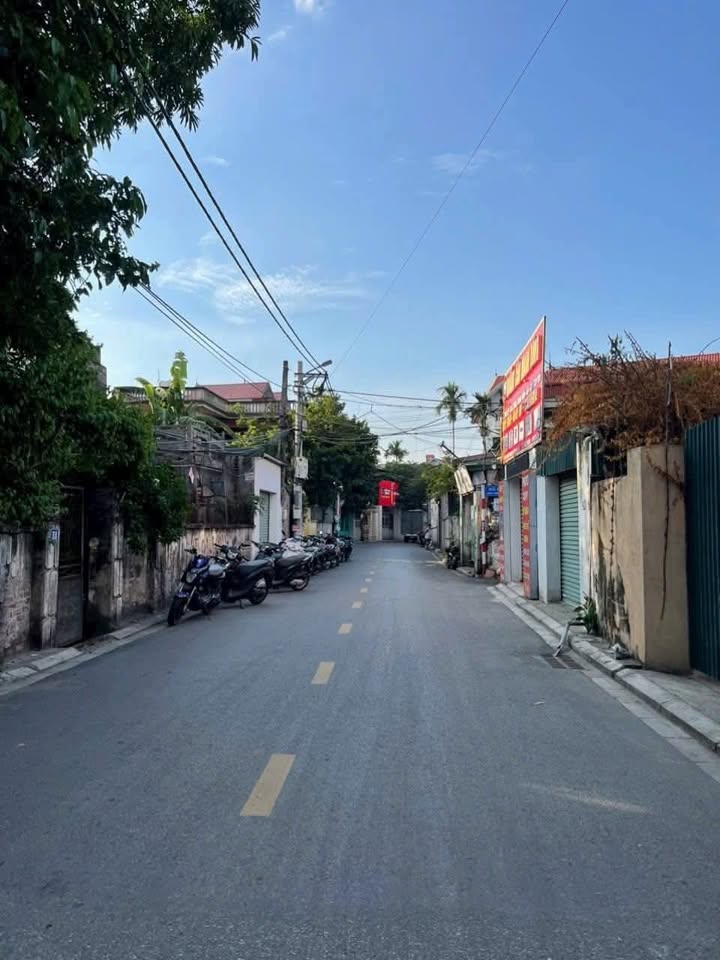 Nhà 3 tầng đẹp tại Dương Hà 70.5m² giá 8 tỷ - Cơ hội hiếm có!