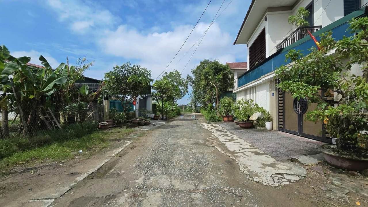 Đất TDP Đoài Thịnh, Thạch Trung 117m² Giá 2 tỷ - Vị trí đắc địa gần trường và bệnh viện!