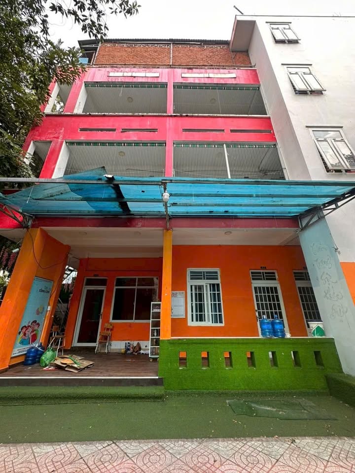 Bán FrontHouse tại Gò Vấp 468m² giá 37 tỷ - Hẻm xe hơi thông thoáng!