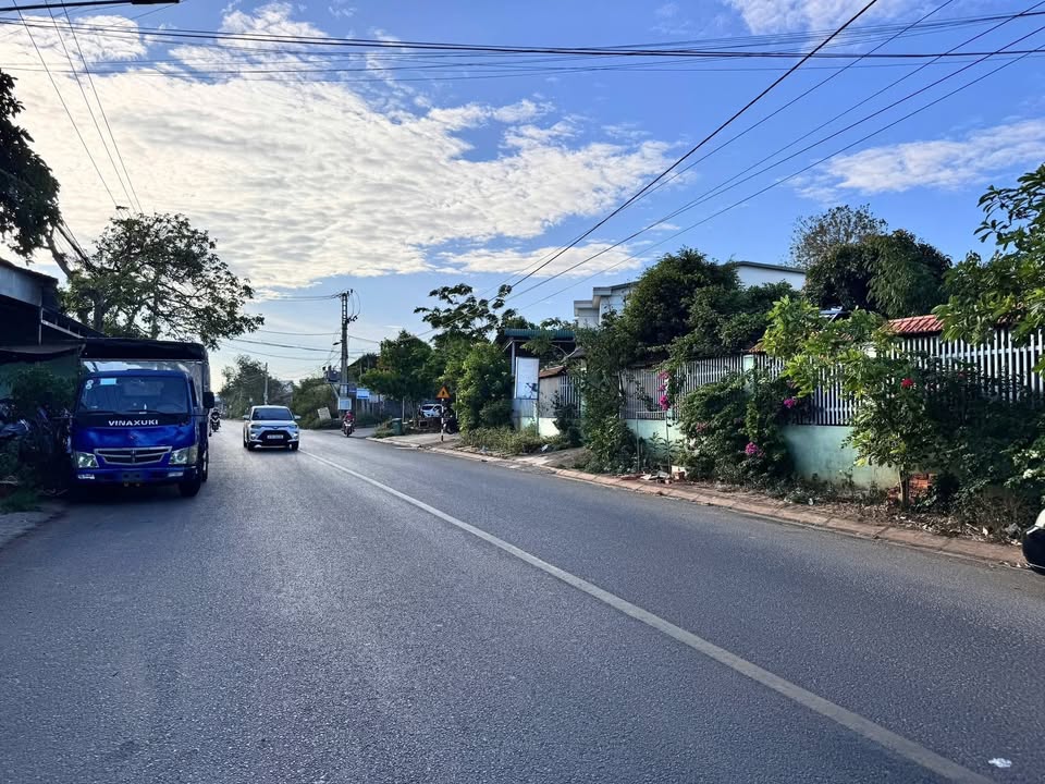 Nhà 2 tầng mặt tiền Đồng Khởi, Buôn Ma Thuột - Kinh doanh sầm uất chỉ 15 triệu/tháng!