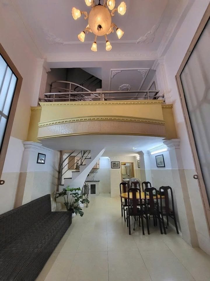 Nhà mặt tiền đường Số 30, Quận 4, 32m² giá 27 triệu - Nội thất đầy đủ, sẵn sàng cho thuê!