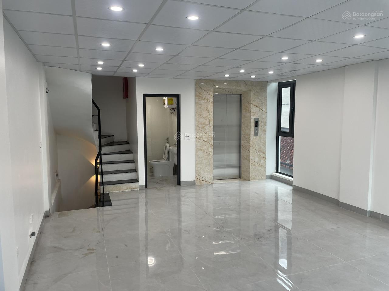 Nhà riêng Quang Tiến, Tây Mỗ 150m² giá 24 triệu - Thích hợp làm văn phòng, cửa hàng!