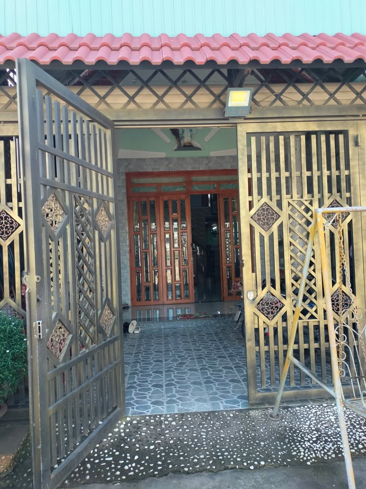 Nhà bán hẻm 1 Phú Sơn, Trảng Bom 100m² giá 1.6 tỷ - Gần trường Tiểu học Diêm Hồng!