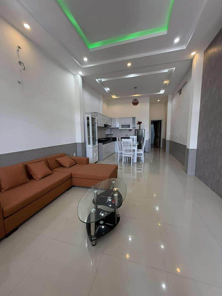 Nhà 2 Tầng Chế Lan Viên 76m² giá 9.5 tỷ - Vài Bước Ra Biển Mỹ Khê!