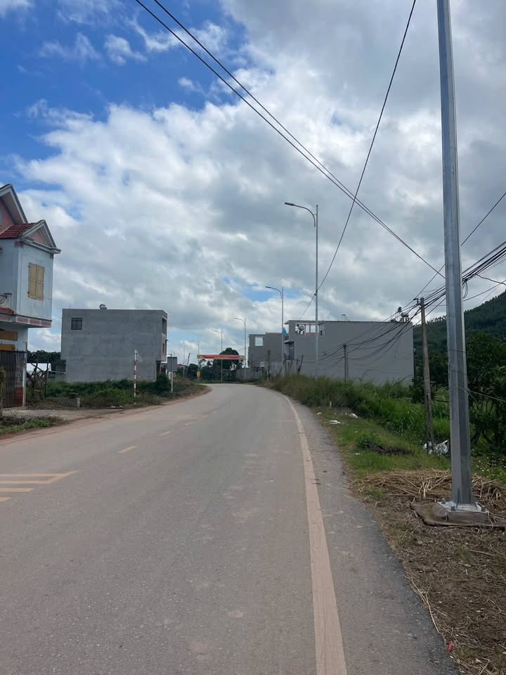 Đất nền mặt tiền 6m tại Xã Đông Phú, 85m² giá chỉ 2 tỷ - Kinh doanh đắc địa!