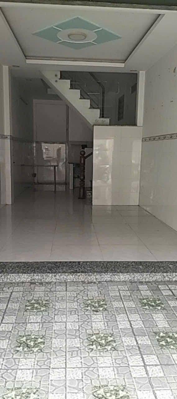 Nhà cho thuê mặt tiền Đông Thạnh Hóc Môn 48m² giá 4.7 triệu - Sân rộng, tiện lợi kinh doanh!