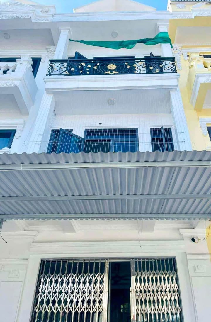 Nhà 3 tầng đường Giải Phóng, Nam Định 63m² giá 2.9 tỷ - Ô tô đỗ cửa 24/24!