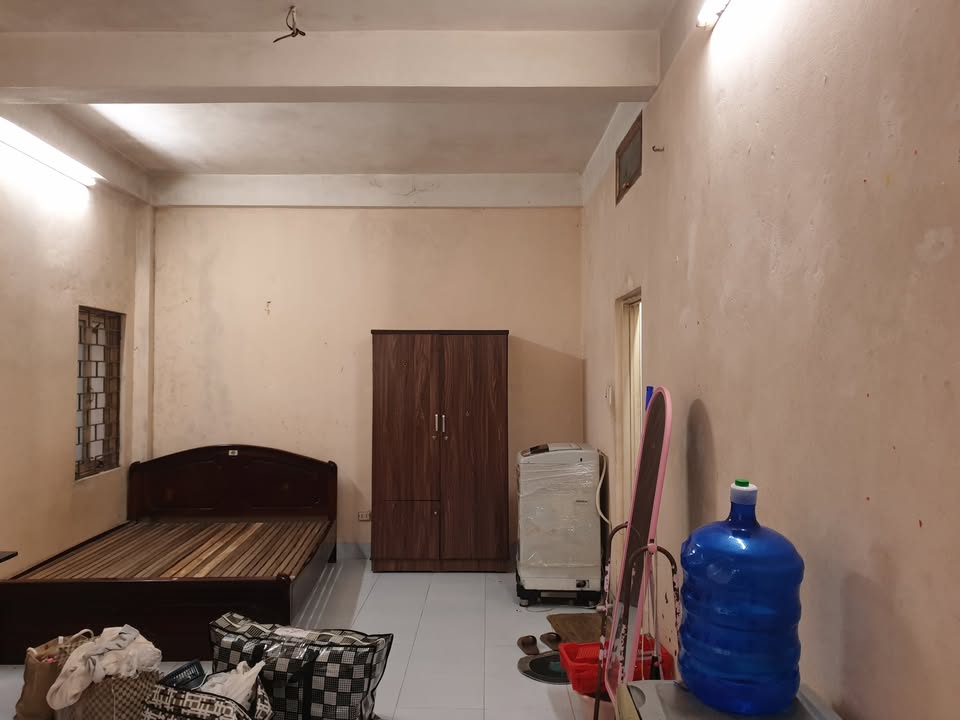 Phòng trọ 30m² tại Đội Cấn, Ba Đình - Chỉ 2.8 triệu/tháng!