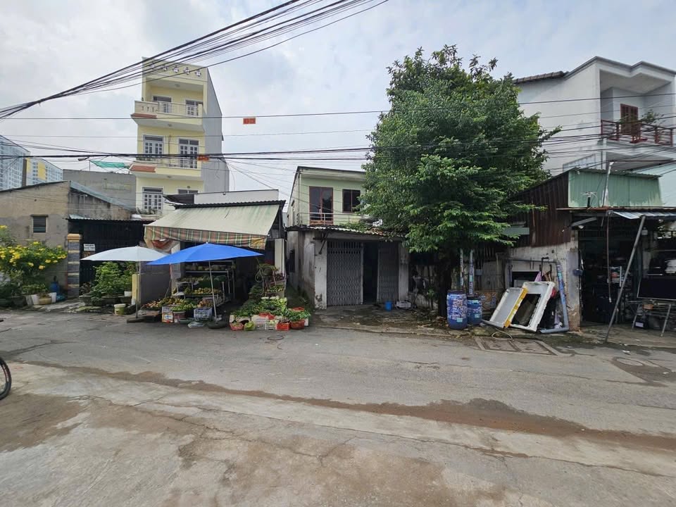 Nhà mặt tiền kinh doanh Dĩ An 127.3m² giá 5.9 tỷ - Kinh doanh lợi nhuận cao!