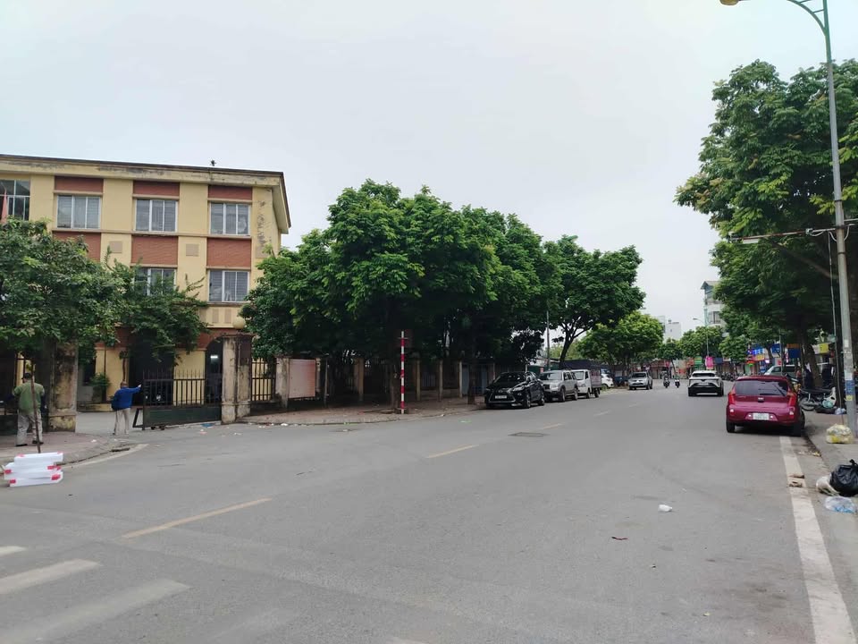 Đất nền Thạch Bàn 150m² giá 17.5 tỷ - Vị trí đẹp, ô tô tránh nhau!