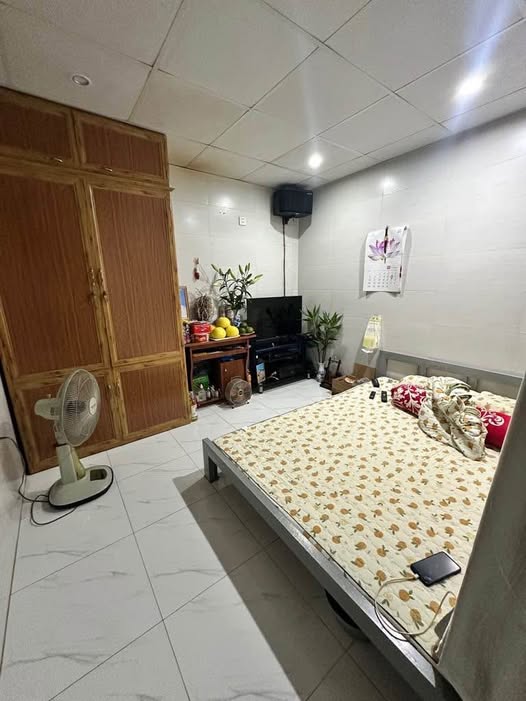 Căn hộ tầng 1 phường Quỳnh Mai 30m² giá 1.5 tỷ - Vị trí đắc địa ngay chợ 8/3!