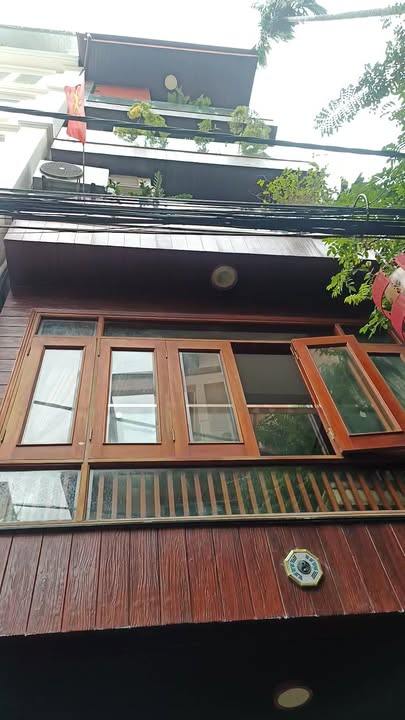 Nhà 5 tầng phố Xuân La Tây Hồ 50m² - Ô tô vào tận nơi, sổ đỏ vuông vắn!