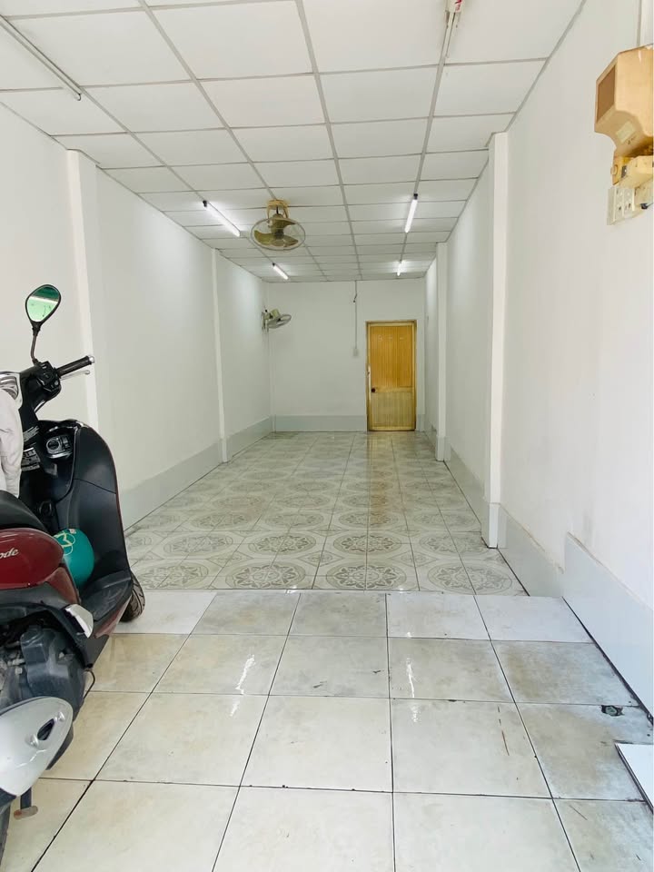 Nhà mặt tiền Trần Hưng Đạo, Mỹ Tho 2 tầng giá 7.5 triệu - Thích hợp kinh doanh!