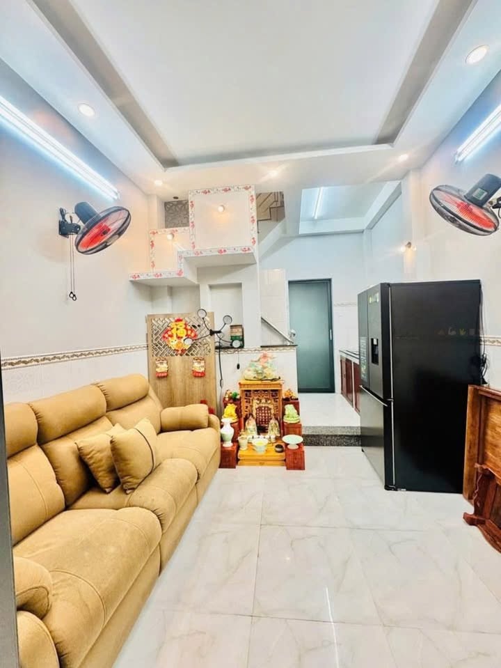 Nhà cho thuê đường Calmette, Quận 1 - Giá 13 triệu, tiện nghi đầy đủ!