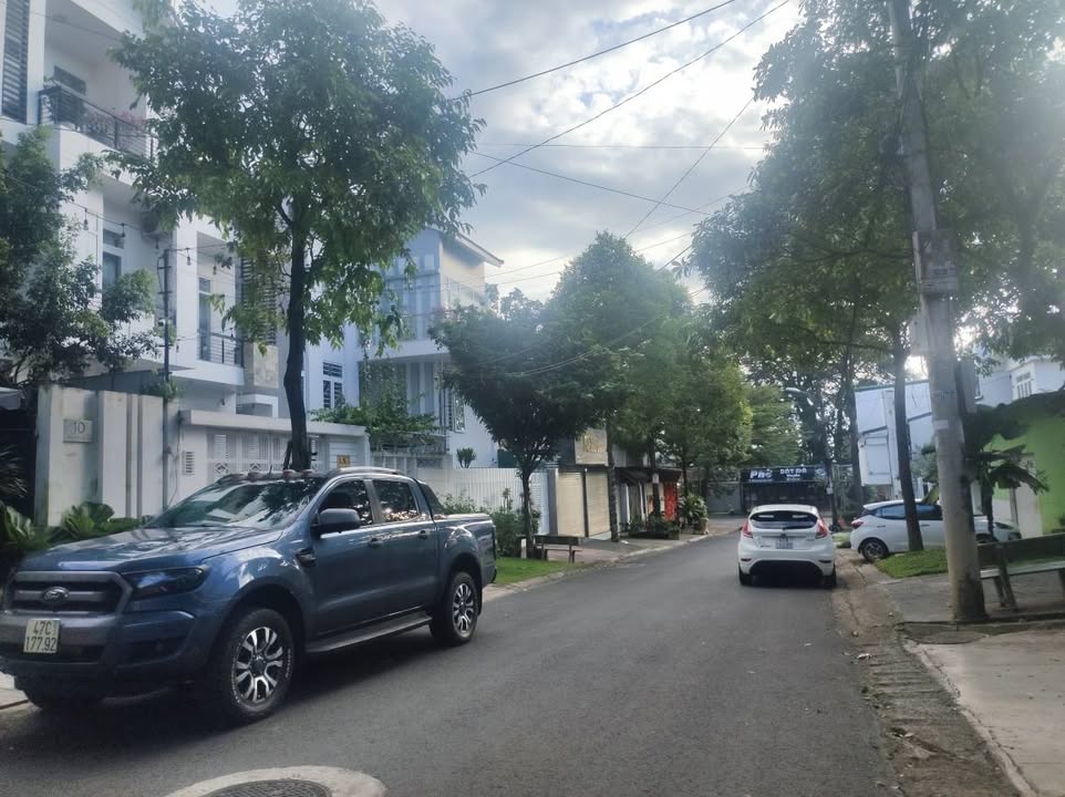 FrontHouse Nguyễn Sơn 195.68m² giá 18.5 tỷ - Đầu tư quán cà phê hiện đại!