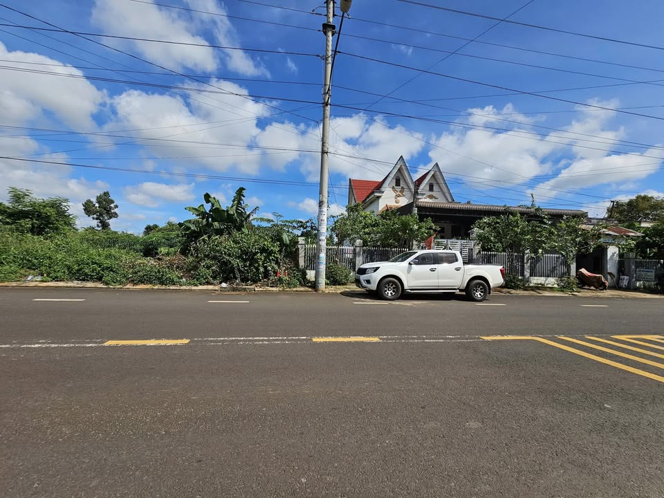 Đất mặt tiền đường Lê lên Hồ Eakao 390m² giá 5.25 tỷ - Cơ hội đầu tư hấp dẫn!